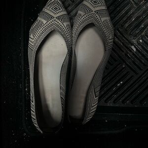 Stylish Black and White Women's Flats